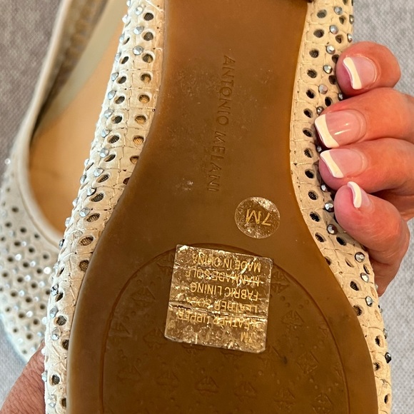 Like New Antonio Melani Tan Leather Perforated Crystal Detail Ballerina Flats 7! - Picture 5 of 14